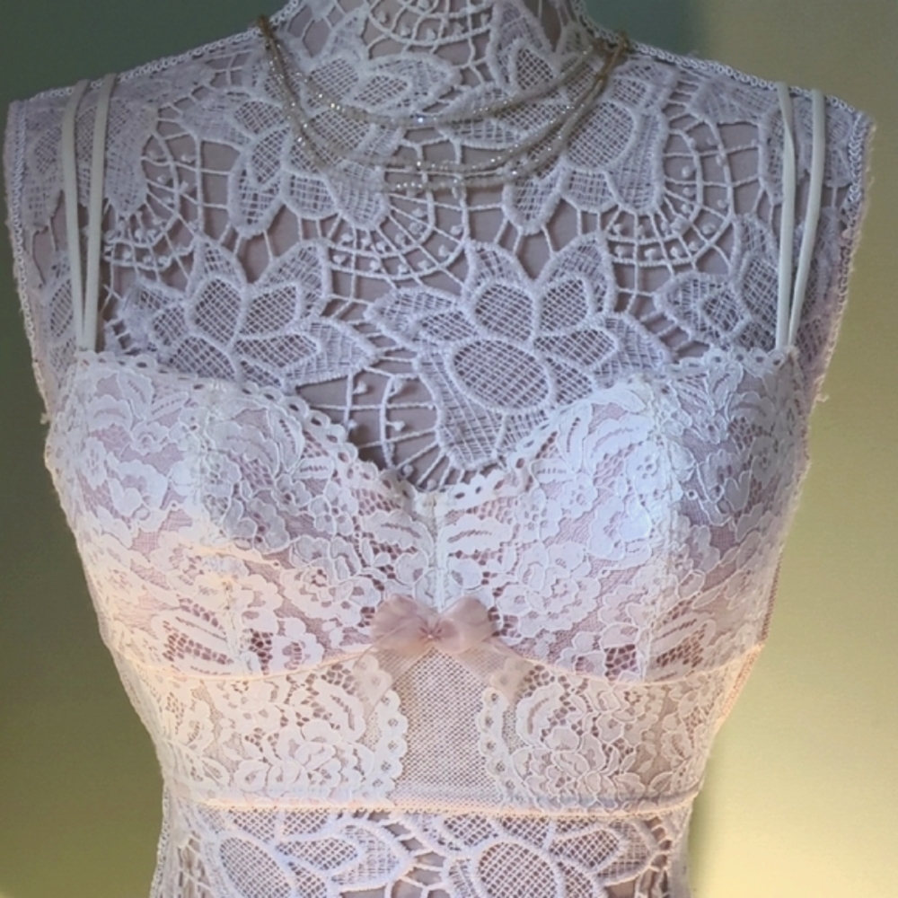 NWOTs Beautiful Balconette Bra Sz M
